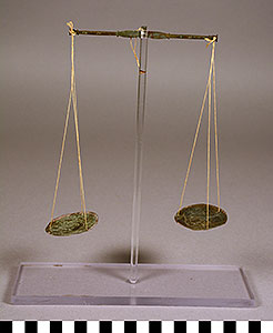 Thumbnail of Gold Dust Balance Scale (1992.16.0001)