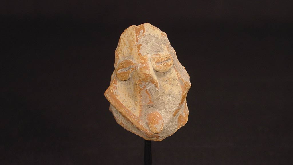 Figurine Fragment: Head (2000.17.0107)