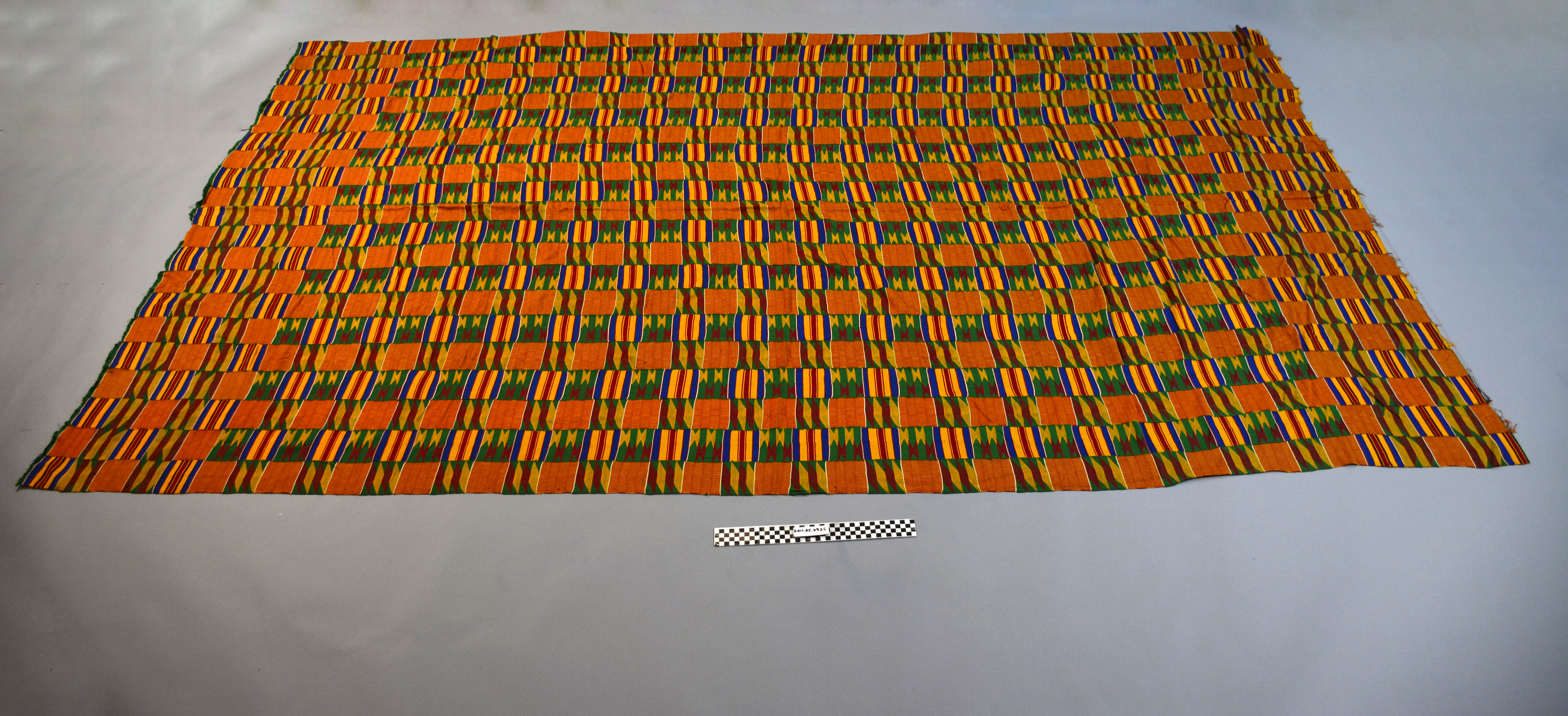 Kente Cloth: Explore Collections: Windows to the World: Digital Artifacts  for Global Educators: Indiana University Bloomington