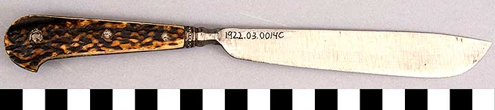 Thumbnail of Set of Hunting Knives (1922.03.0014C)