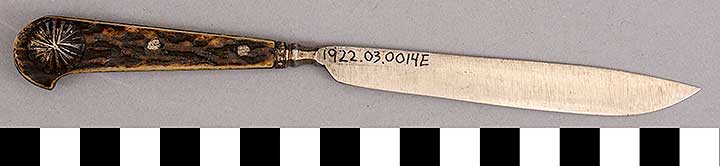 Thumbnail of Set of Hunting Knives (1922.03.0014E)