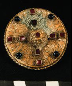 Thumbnail of Reproduction of Golden Brooch with Gems (1914.11.0085)