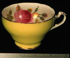 Thumbnail of Teacup (1968.05.0034A)