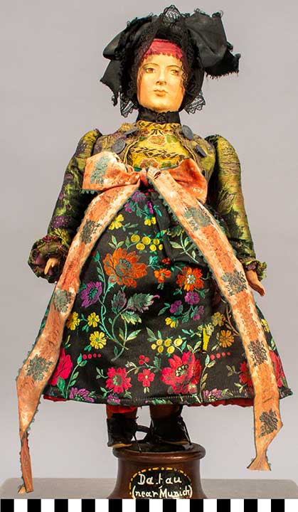 Thumbnail of Female Doll: Dachau (Near Munich) (1913.07.0006A)