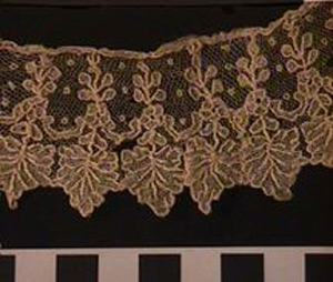 Thumbnail of Collar (1900.24.0018)