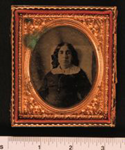 Thumbnail of Daguerrotype:  Framed Photograph of a Woman (1963.01.0025)