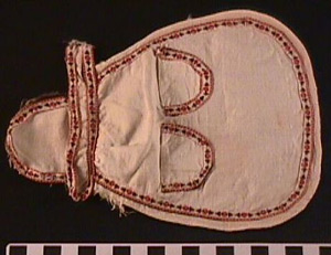 Thumbnail of Doll Apron (1975.08.0026)