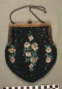 Thumbnail of Purse (1976.11.0029)