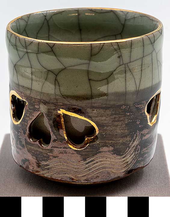 Thumbnail of Teacup (1968.05.0029)