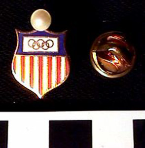 Thumbnail of Commemorative Olympic Pin: U.S. Flag with 5 Rings (1977.01.0699)