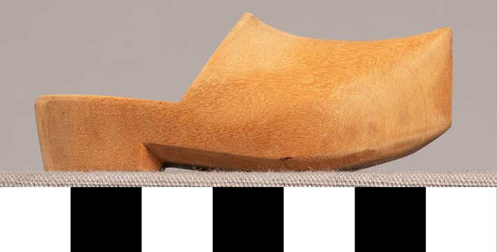 Thumbnail of Male Doll: Shoe (1913.07.0017D)