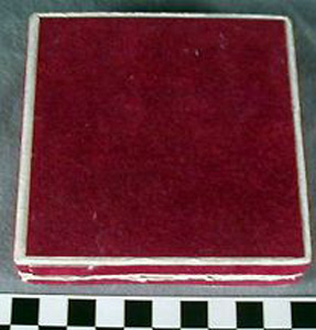 Thumbnail of USSR Academy of Sciences Lomonosov Medal Case (1991.04.0122B)