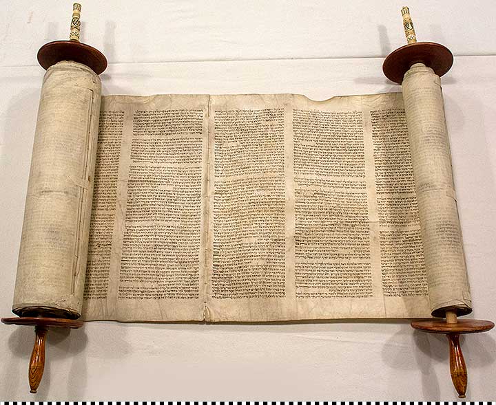Thumbnail of Torah scroll (1993.12.0005)