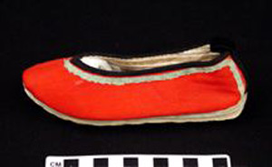 Thumbnail of Shoe (2002.05.0003B)