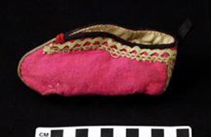 Thumbnail of Shoe (2002.05.0004B)