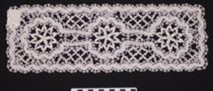 Thumbnail of Doily (2002.16.0083)
