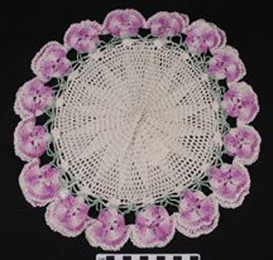 Thumbnail of Doily (2002.16.0086)