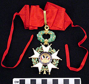 Thumbnail of Medal: Commandeur de la Legion d
