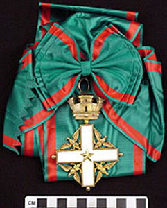 Thumbnail of Medal: Commandeur di gran Croce della Ordine Al Merito della Republica Italiana (1977.01.0076A)