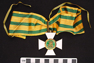 Thumbnail of Medal: Order of the Oak Crown (1977.01.0337A)