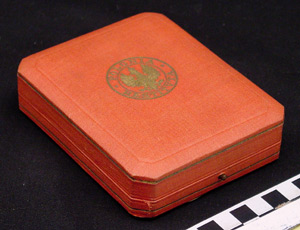 Thumbnail of Diplomatic Award Medal Case (1986.24.0004B)