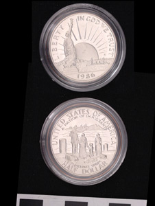 Thumbnail of Coin: United States Half Dollar (1986.25.0001C)