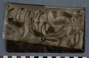 Thumbnail of WAVES Uniform Billfold (1998.06.0011)