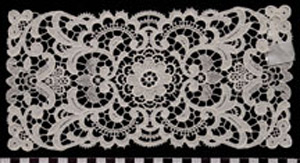 Thumbnail of Bureau Scarf (2002.16.0092A)