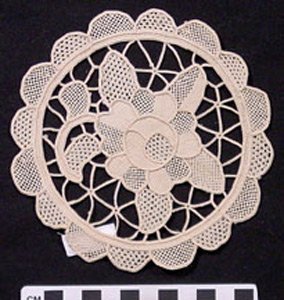 Thumbnail of Doily (2002.16.0093B)