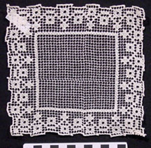Thumbnail of Lace square, filet (2002.16.0094)