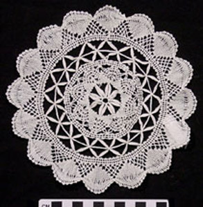 Thumbnail of Doily (2002.16.0095)