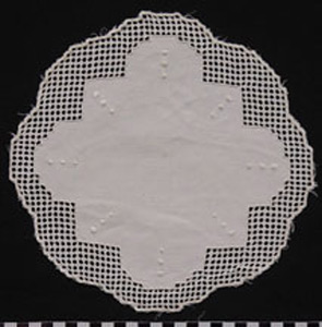 Thumbnail of Doily (2002.16.0142)