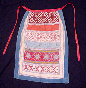 Thumbnail of Apron (2003.04.0004)