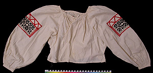 Thumbnail of Blouse (2003.04.0005)