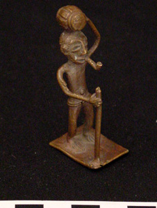 Thumbnail of Gold Weight Figure: Man with Powder Bag and Pipe (2003.10.0004)