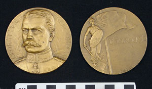 Thumbnail of Medal: Lord Kitchener of Khartoum (1850-1916) ()