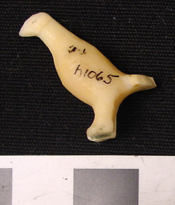 Thumbnail of Figurine: Bird (1998.19.2897)