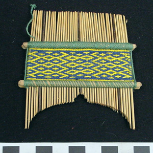 Thumbnail of Comb (2000.01.0115I)