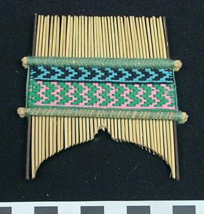 Thumbnail of Comb (2000.01.0115N)