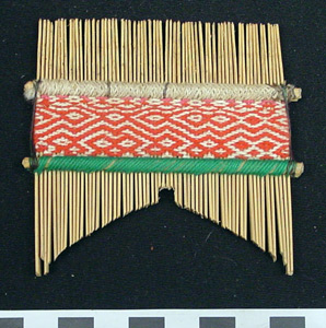 Thumbnail of Comb (2000.01.0115P)