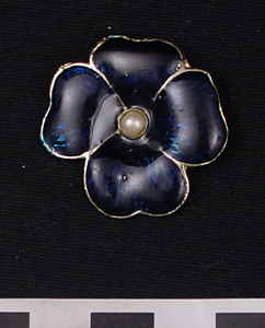 Thumbnail of Brooch (2004.07.0020C)