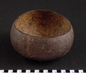 Thumbnail of Decorated half coconut husk (2004.11.0028)