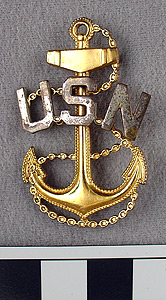 Thumbnail of WAVES Uniform Hat Insignia: Midshipman (1998.06.0173A)