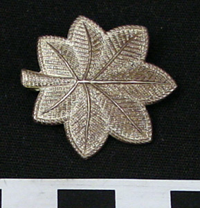 Thumbnail of U.S. Army Officer Insignia Pin (1998.07.0043)