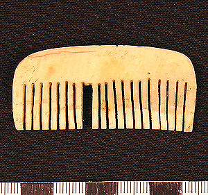 Thumbnail of Comb (1998.19.3218)