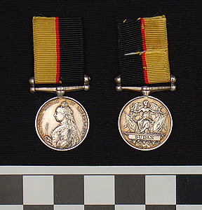 Thumbnail of Medal: Queen