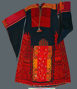 Thumbnail of Dress (1994.16.0001)