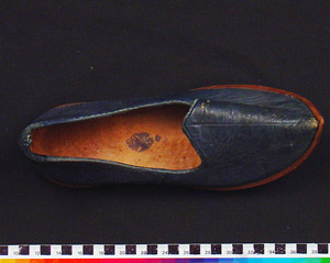 Thumbnail of Shoe (1998.06.0242A)