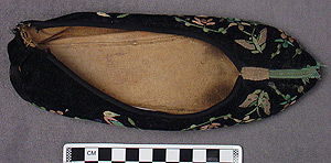 Thumbnail of Woman’s Slipper (2005.04.0013B)
