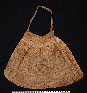 Thumbnail of Bilum Bag (2004.17.0082)